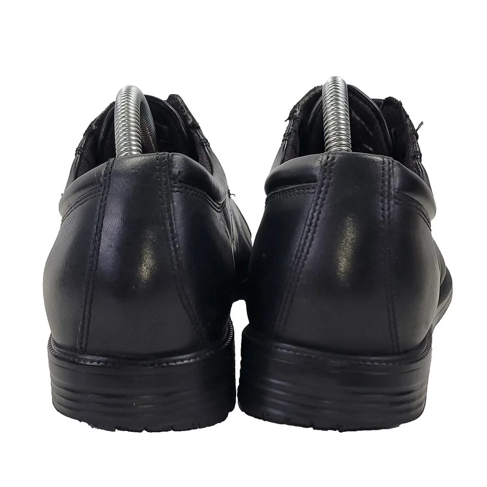 Rockport men essential